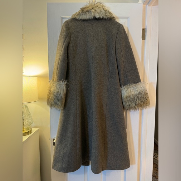 CINQ á SEPT Irina Coat With Faux Fur - Picture 8 of 8